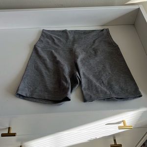 Align shorts heathered grey 6” high rise size 6